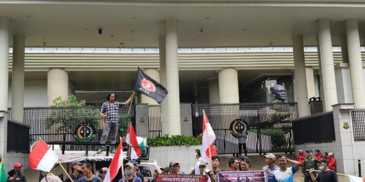 Tak Percaya Lagi Kejati Lampung Tangani Skandal Dinas PSDA Lampung, Massa Geruduk Kejagung RI