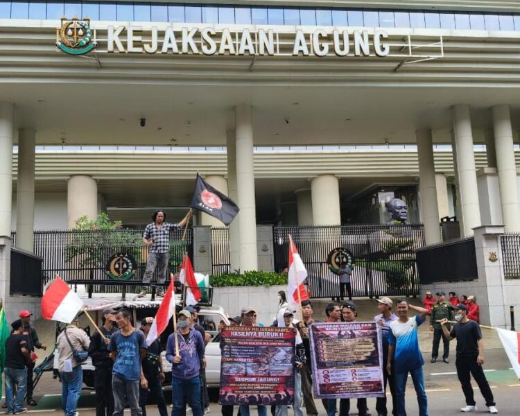 Tak Percaya Lagi Kejati Lampung Tangani Skandal Dinas PSDA Lampung, Massa Geruduk Kejagung RI