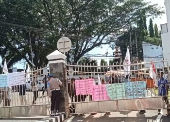 Belanja Administrasi dan Sarpras SMAN 1 Kota Agung Jadi Sorotan