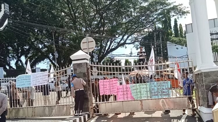 Belanja Administrasi dan Sarpras SMAN 1 Kota Agung Jadi Sorotan